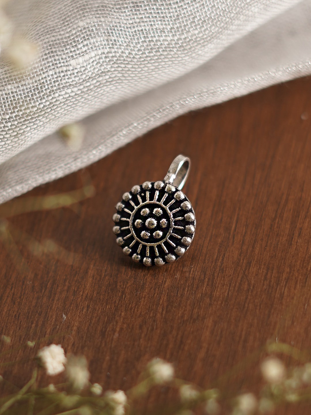 

TEEJH Oxidised Silver-Plated Clip-On Nosepin