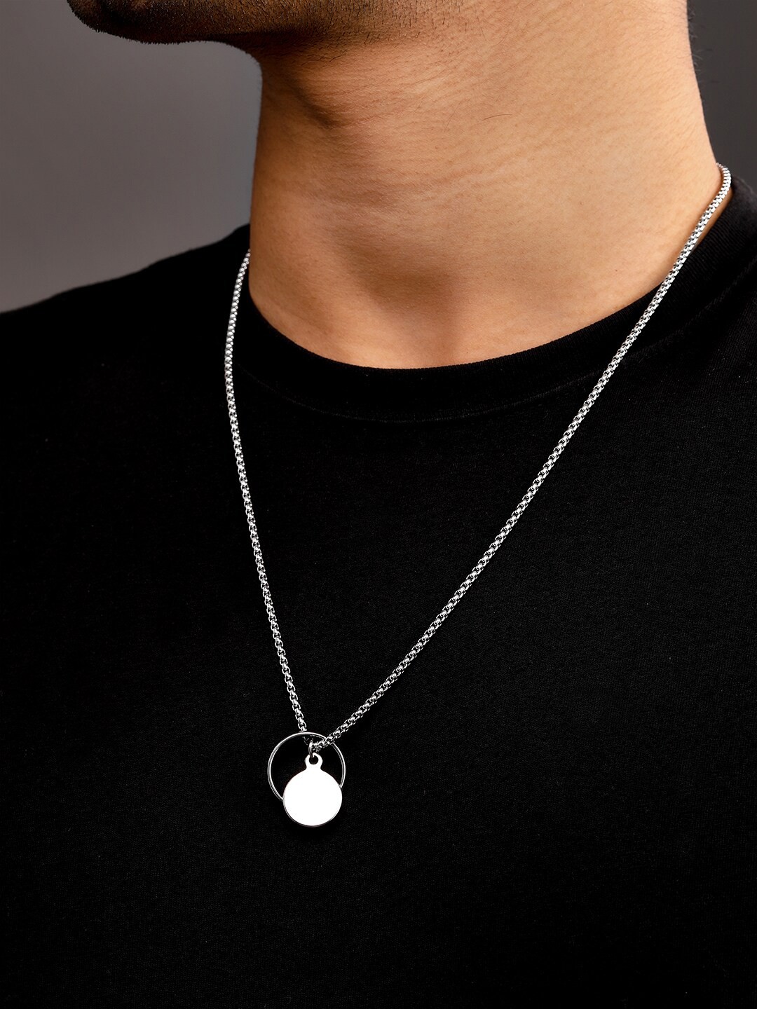 

Roadster Men Silver-Toned Ring Tribal Chain