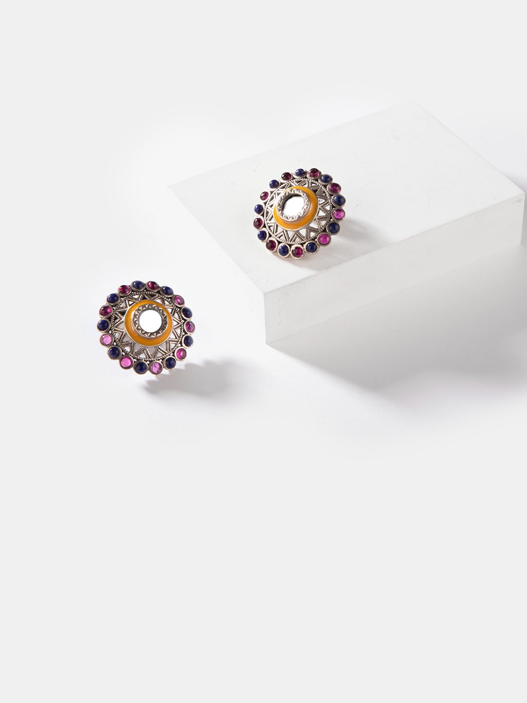 

SHAYA Silver-Toned Contemporary Ankhadiyo Vakadiyo Pattern Studs Earrings