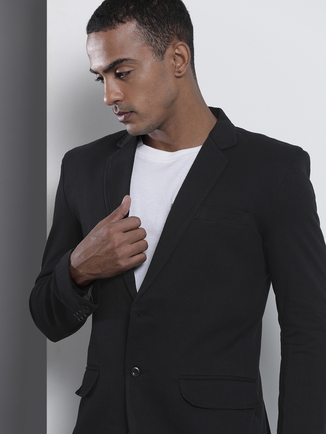 

The Indian Garage Co Men Black Solid Slim Fit Single-Breasted Casual Blazer