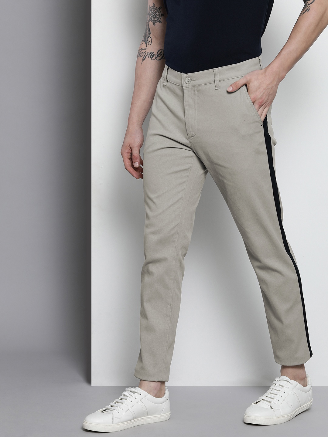 

The Indian Garage Co Men Grey Slim Fit Chinos Trousers