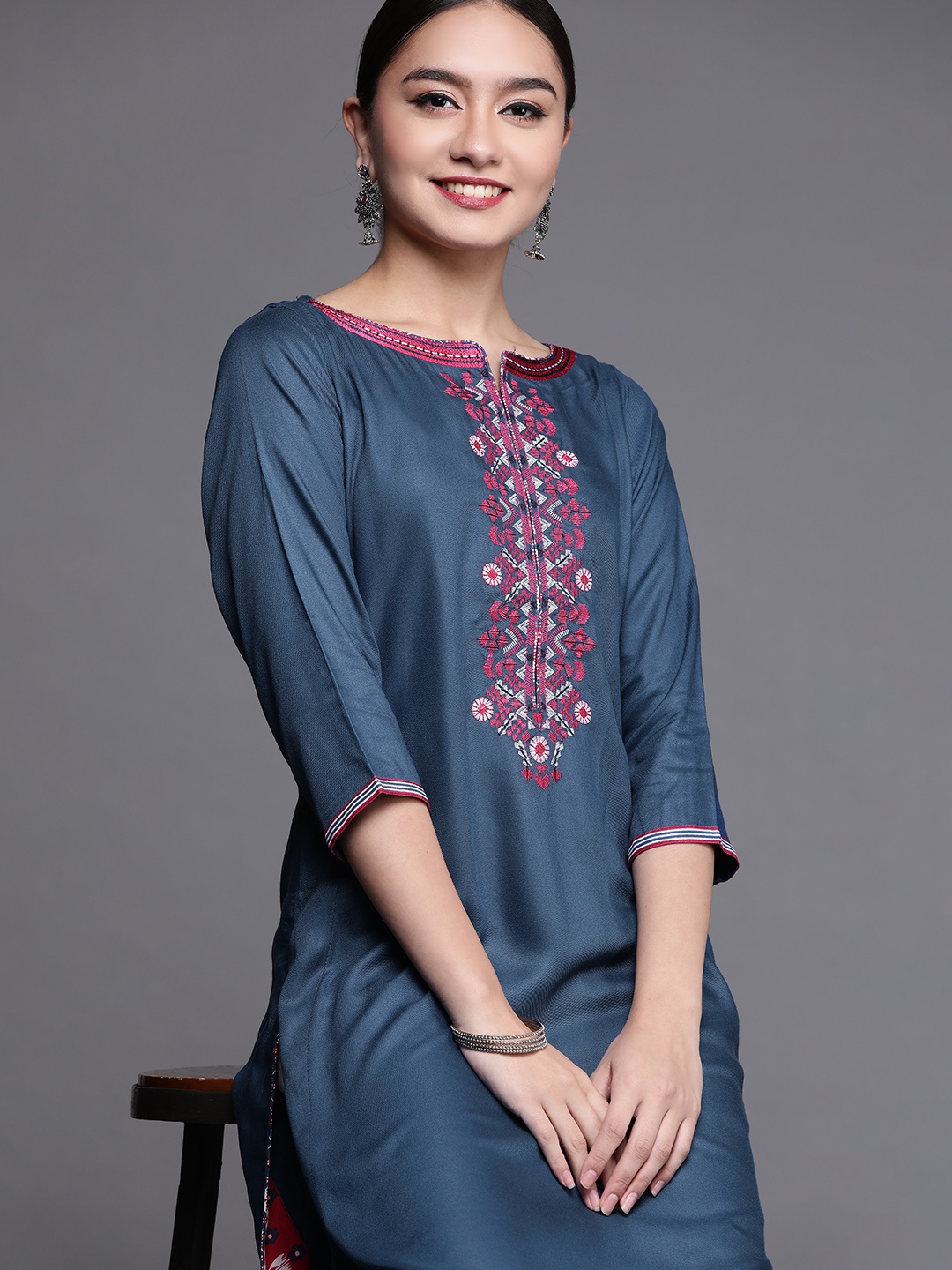 

Biba Women Blue Solid Keyhole Neck Kurta With Thread Work