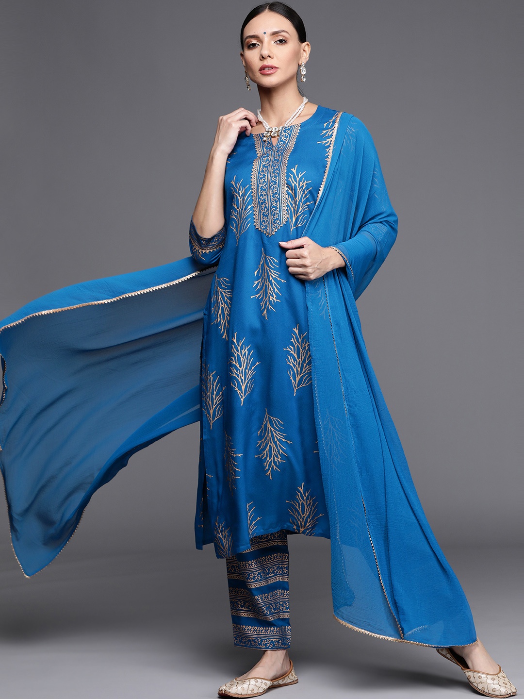 

Libas Women Blue & Gold Floral Print Gotta Patti Detail Straight Kurta Trousers & Dupatta