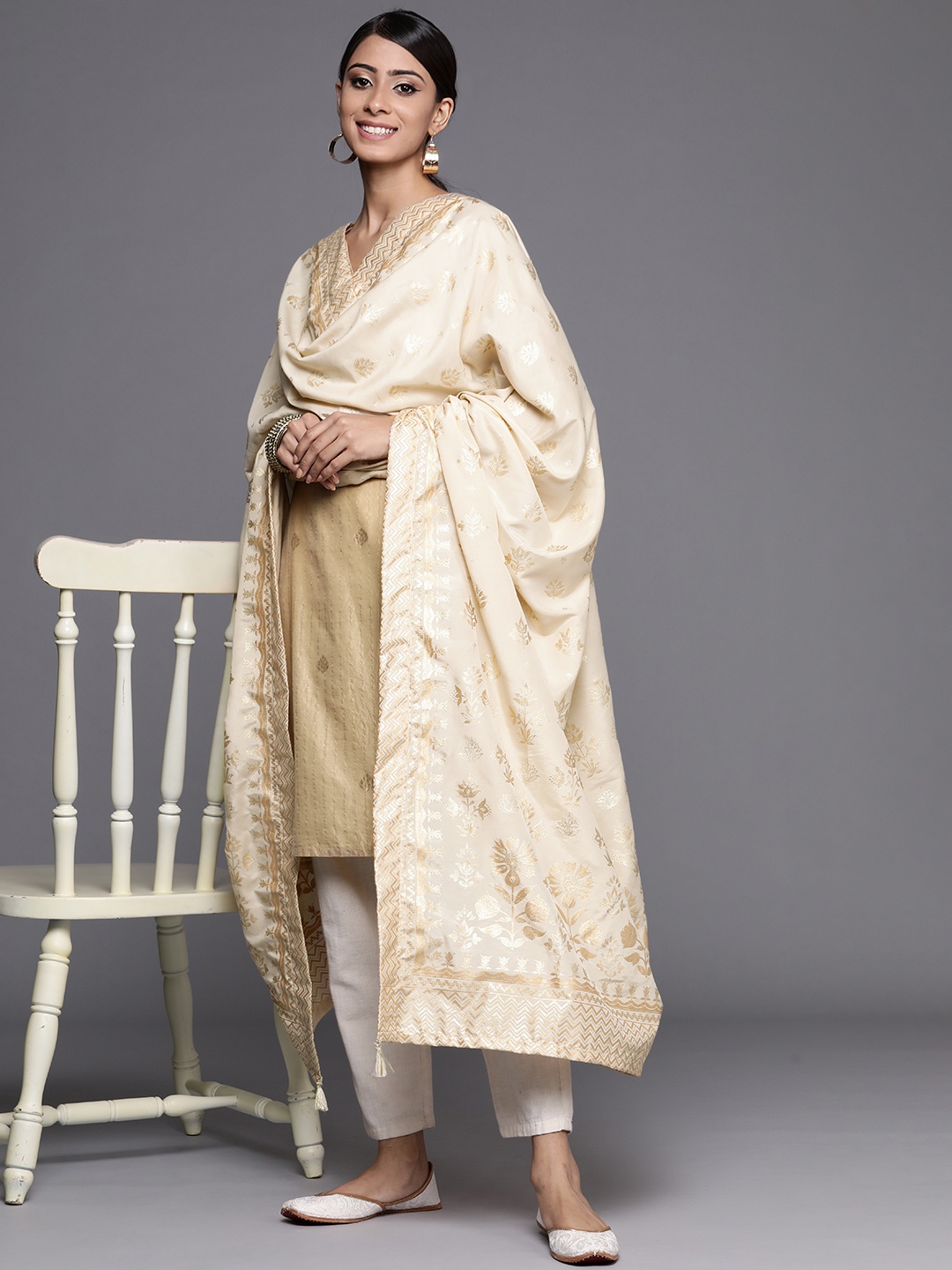 

Biba Beige & Golden Ethnic Motifs Printed Dupatta