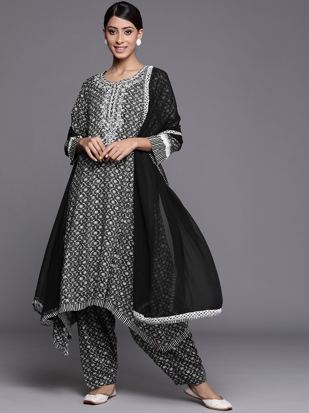 

Biba Women Black & White Ethnic Motifs Printed Regular Kurta with Salwar & Dupatta