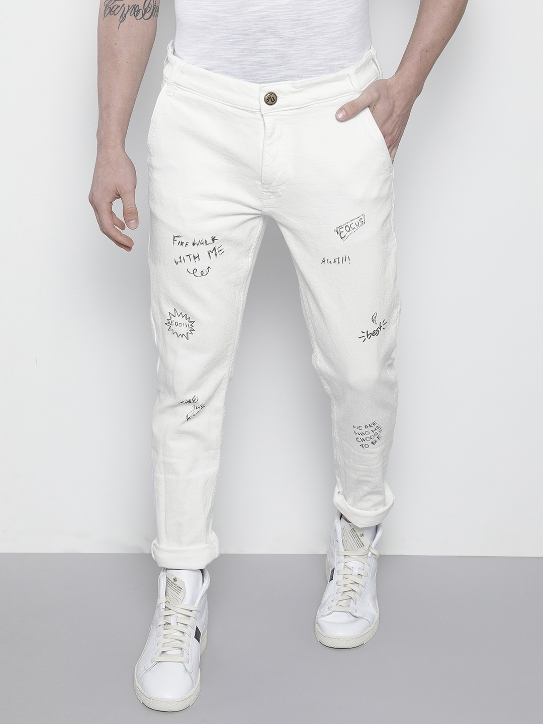 

The Indian Garage Co Men White Slim Fit Printed Stretchable Jeans