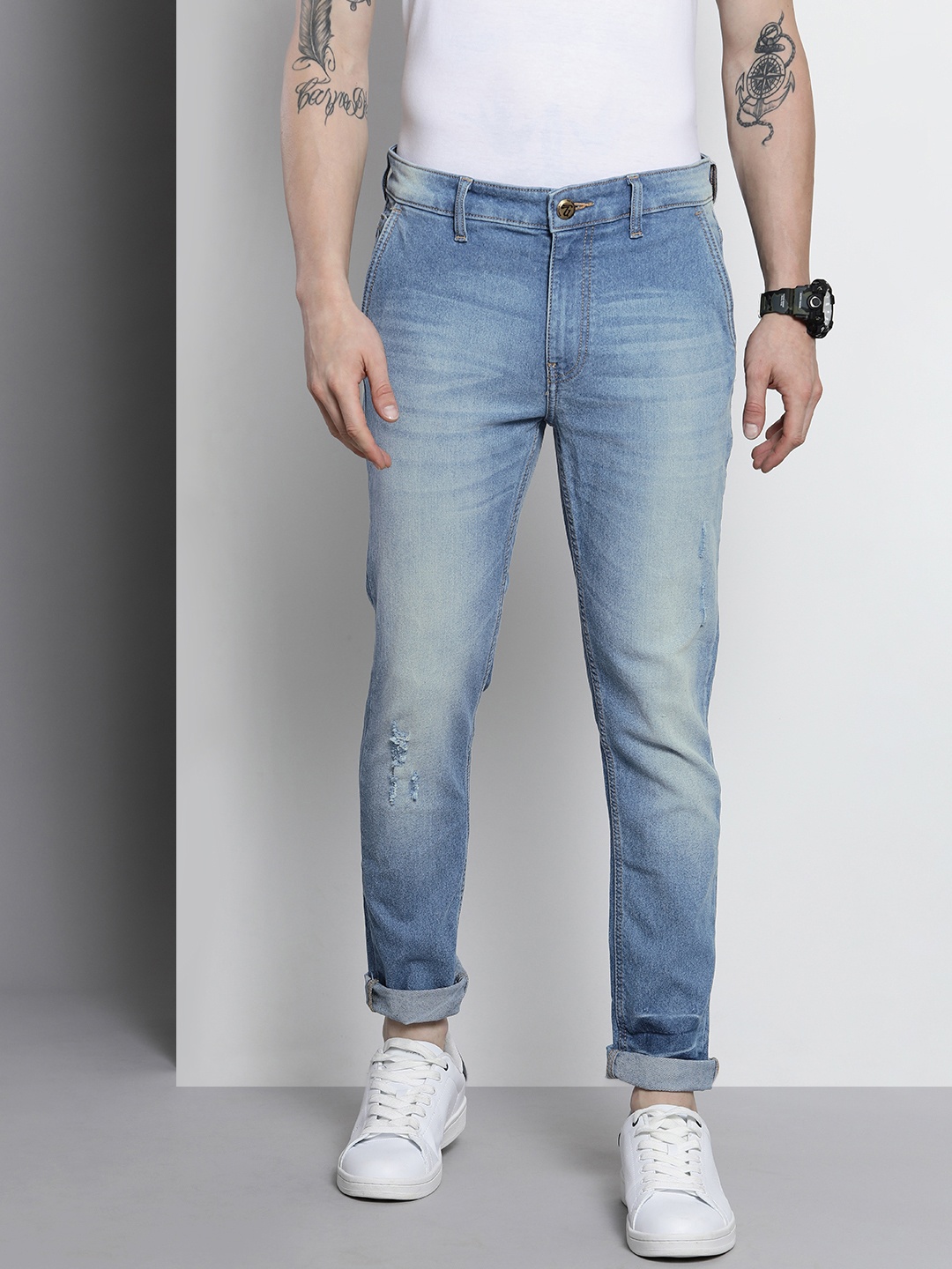 

The Indian Garage Co Men Blue Slim Fit Low Distress Heavy Fade Stretchable Jeans