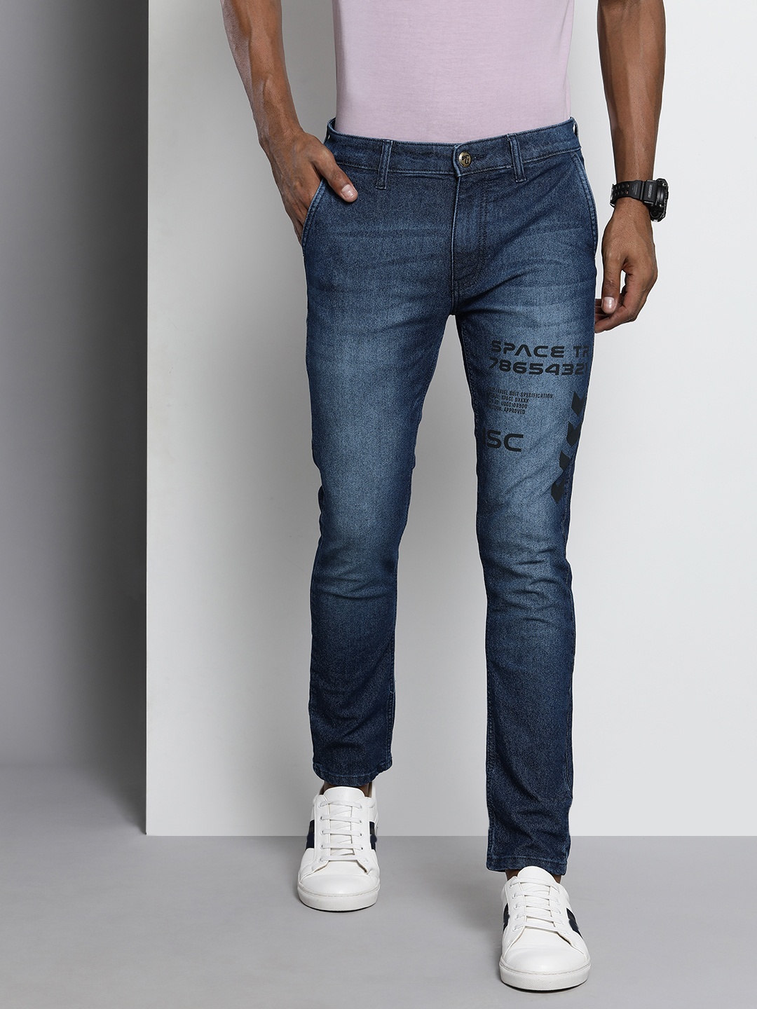 

The Indian Garage Co Men Blue Slim Fit Light Fade Stretchable Jeans