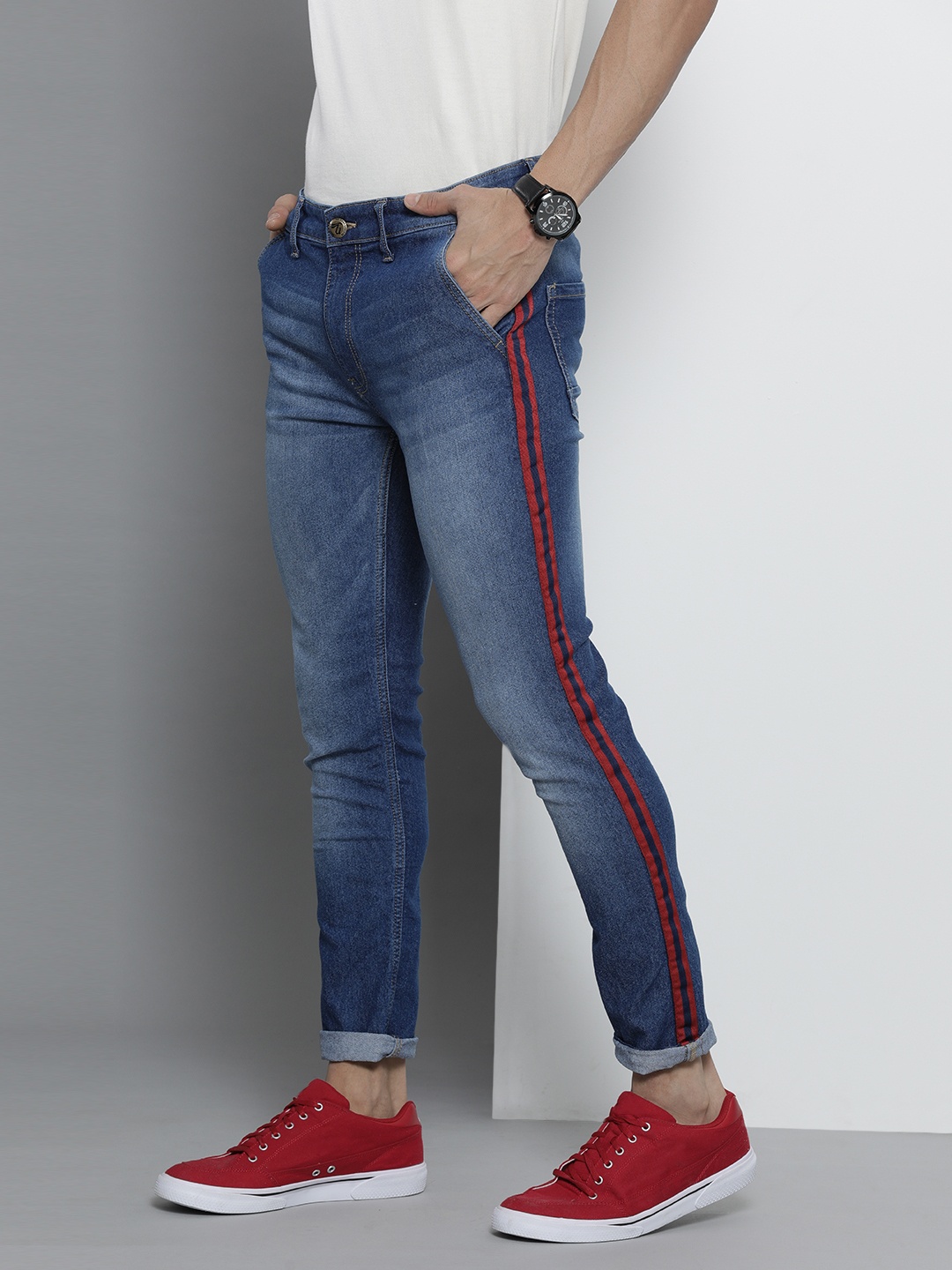 

The Indian Garage Co Men Blue Slim Fit Light Fade Stretchable Jeans