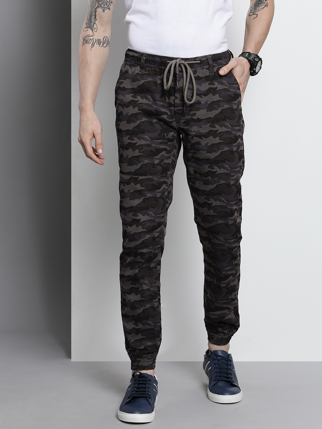 

The Indian Garage Co Men Grey Camouflage Printed Joggers Trousers