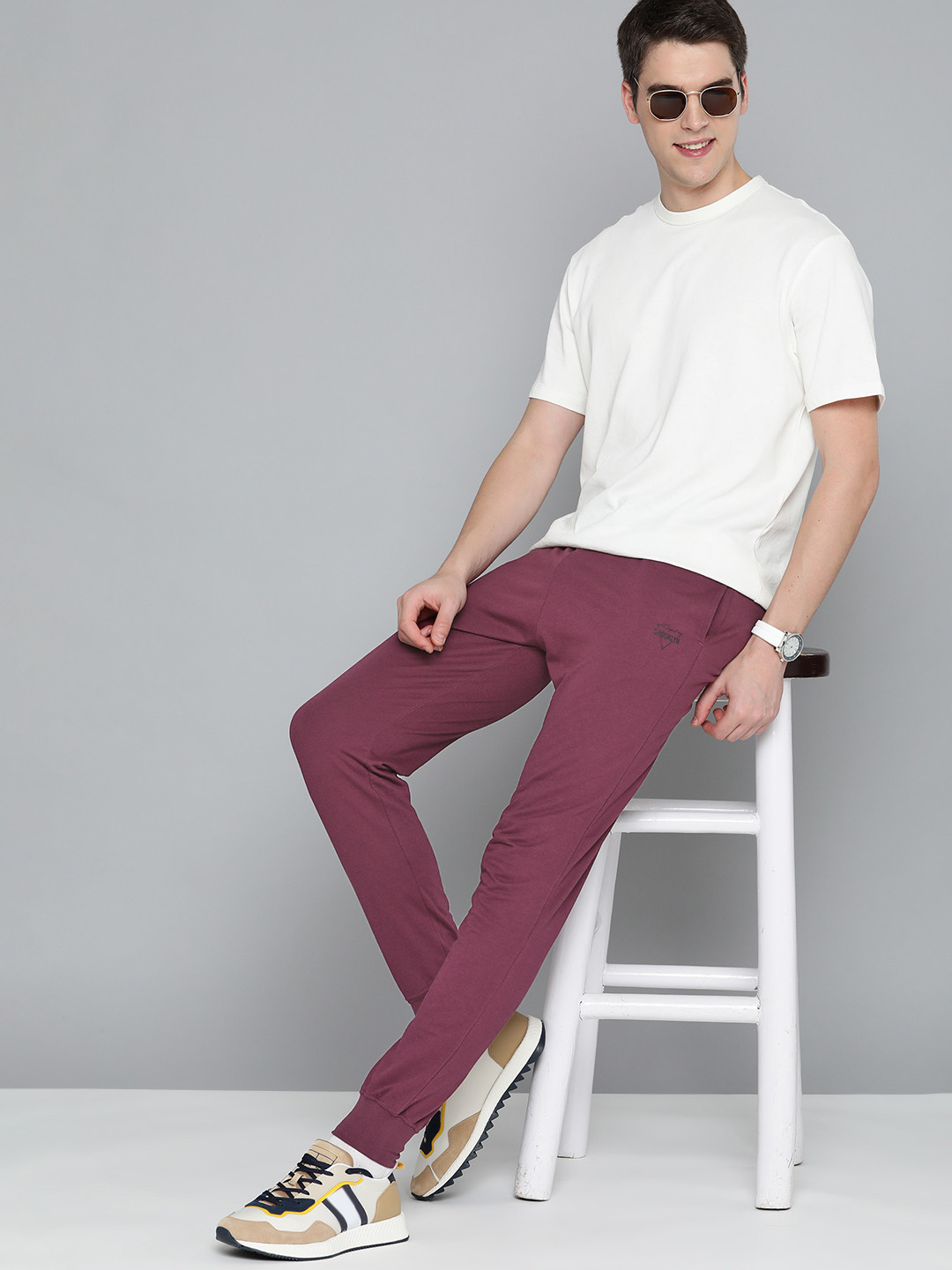 

HERE&NOW Men Purple Solid Joggers