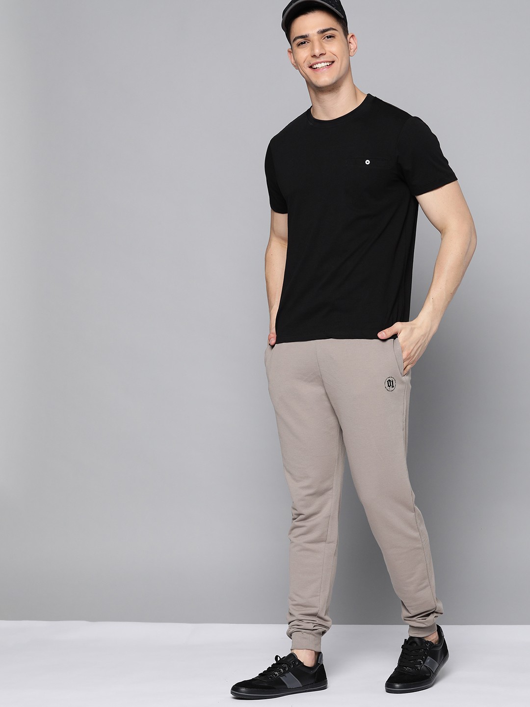 

HERE&NOW Men Taupe Solid Joggers