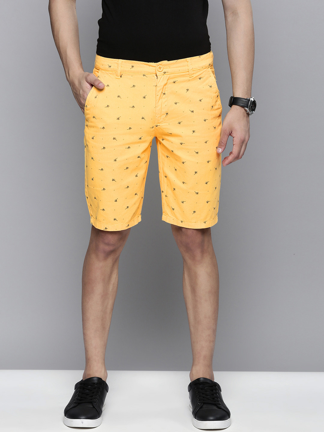 

The Indian Garage Co Men Yellow Printed Slim Fit Regular Shorts