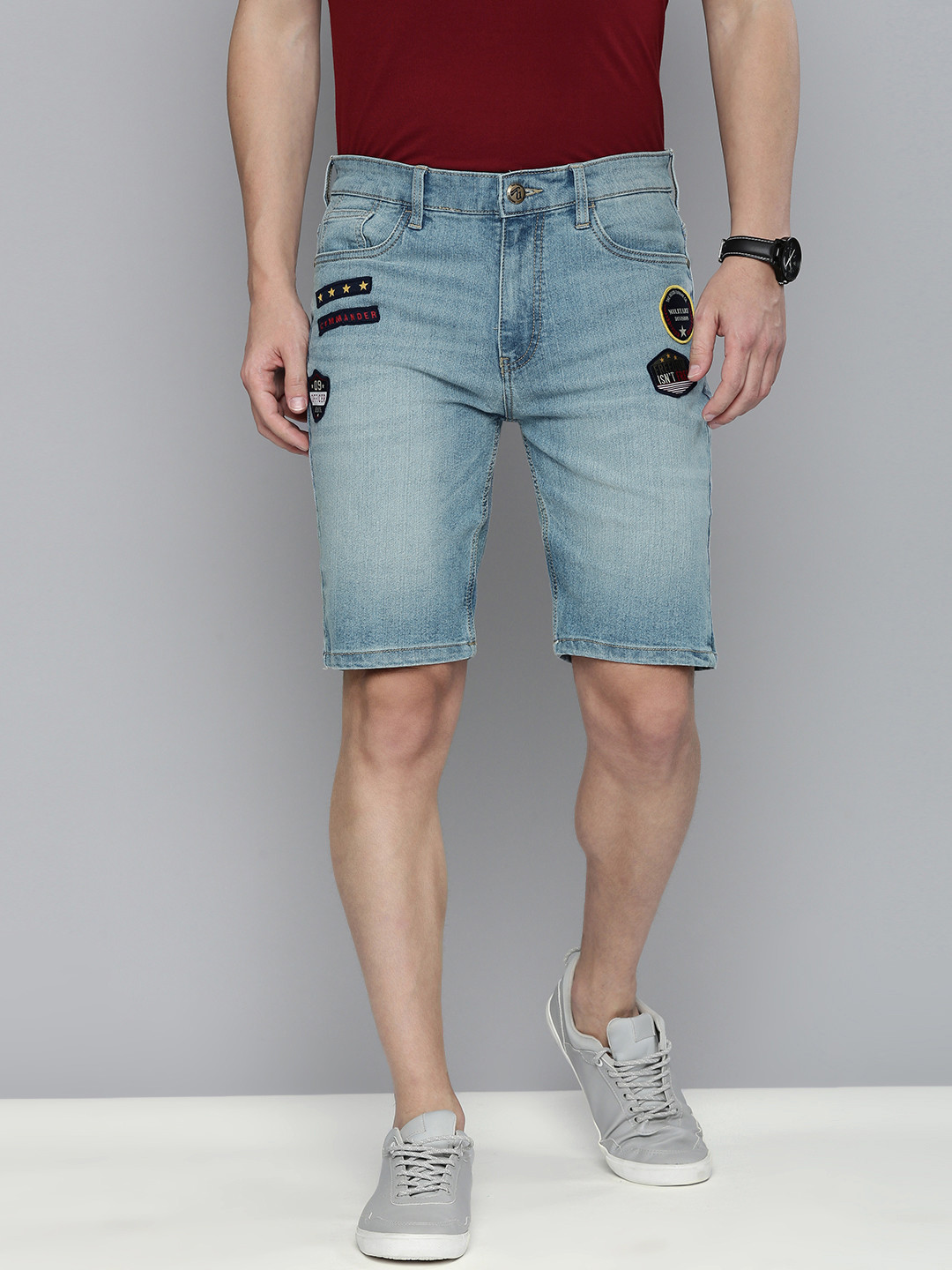 

The Indian Garage Co Men Blue Typography Printed Slim Fit Denim Shorts