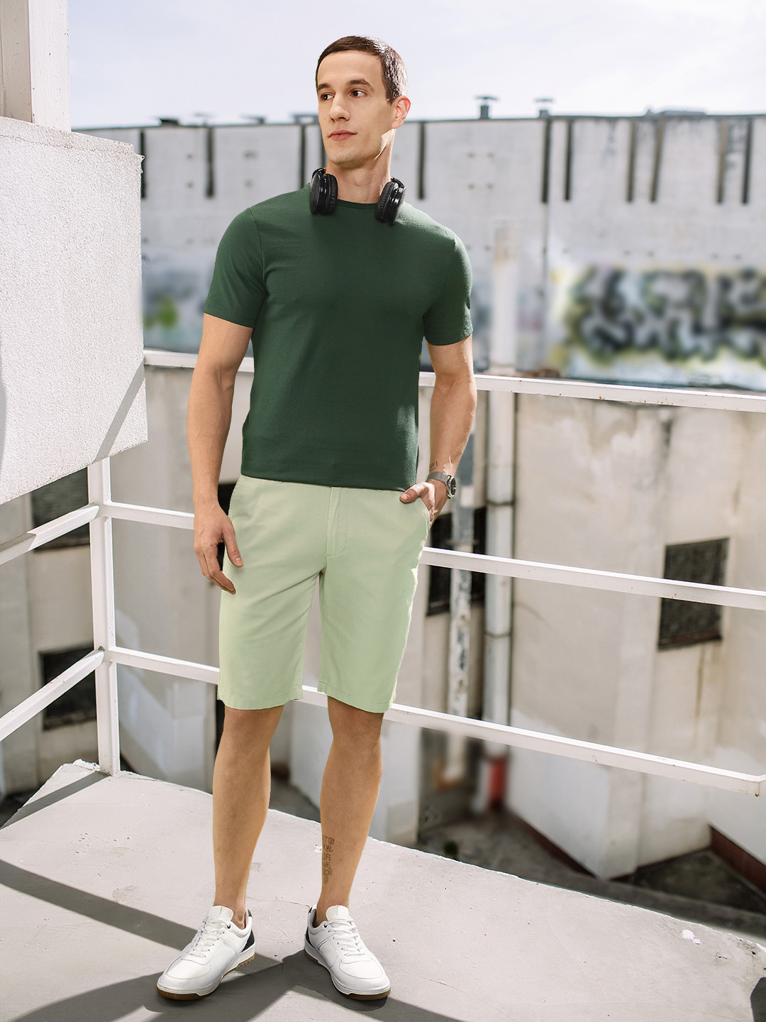 

The Indian Garage Co Men Green Slim Fit Regular Shorts