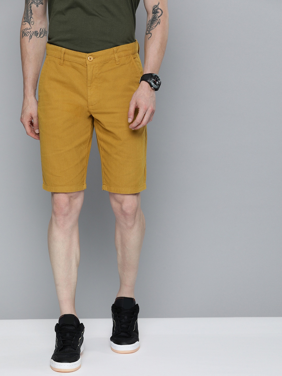 

The Indian Garage Co Men Khaki Slim Fit Cotton Chino Shorts