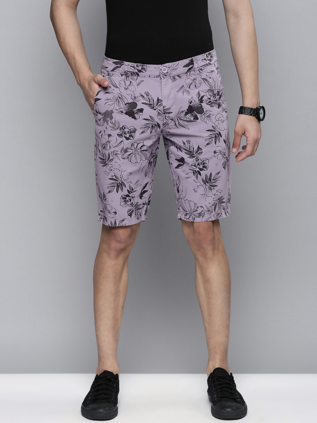 

The Indian Garage Co Men Purple Floral Printed Slim Fit Regular Shorts