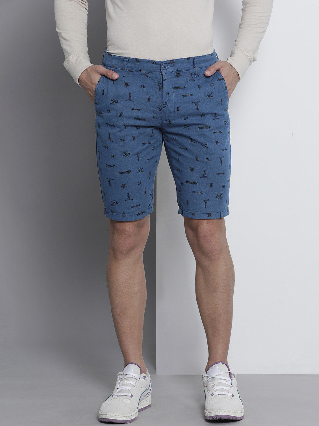 

The Indian Garage Co Men Blue Printed Slim Fit Shorts