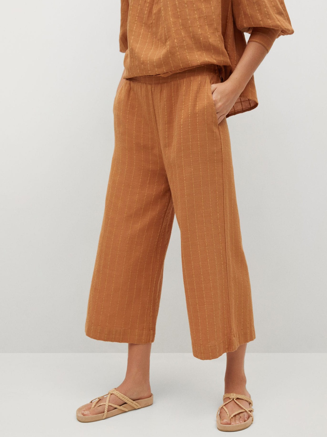 

MANGO Women Beige Checked Pleated Parallel Cropped Trousers