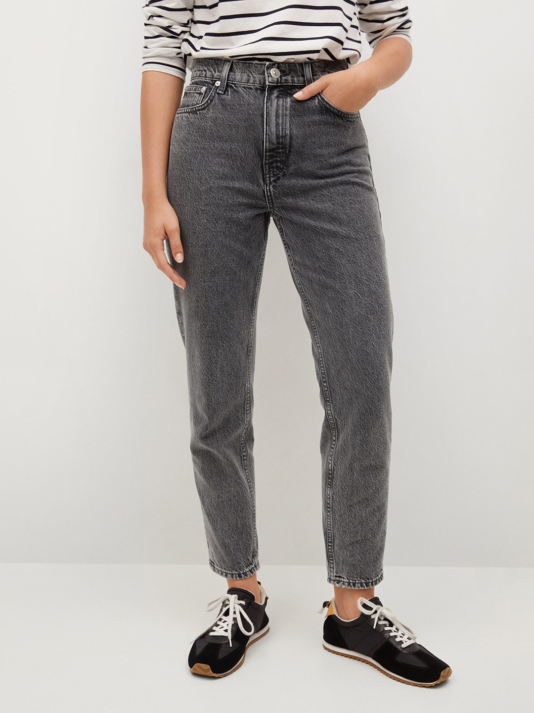 

MANGO Women Charcoal Black Pure Cotton Mom-Fit High-Rise Stretchable Jeans