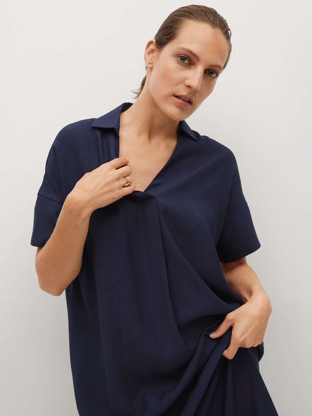 

MANGO Navy Blue Solid Oversized Pleated Detail Shirt Midi Dress