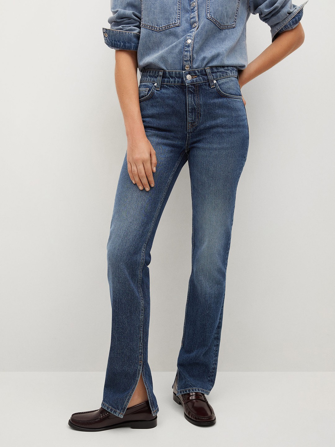 

MANGO Women Blue Pure Cotton Slim Fit Light Fade Stretchable Jeans