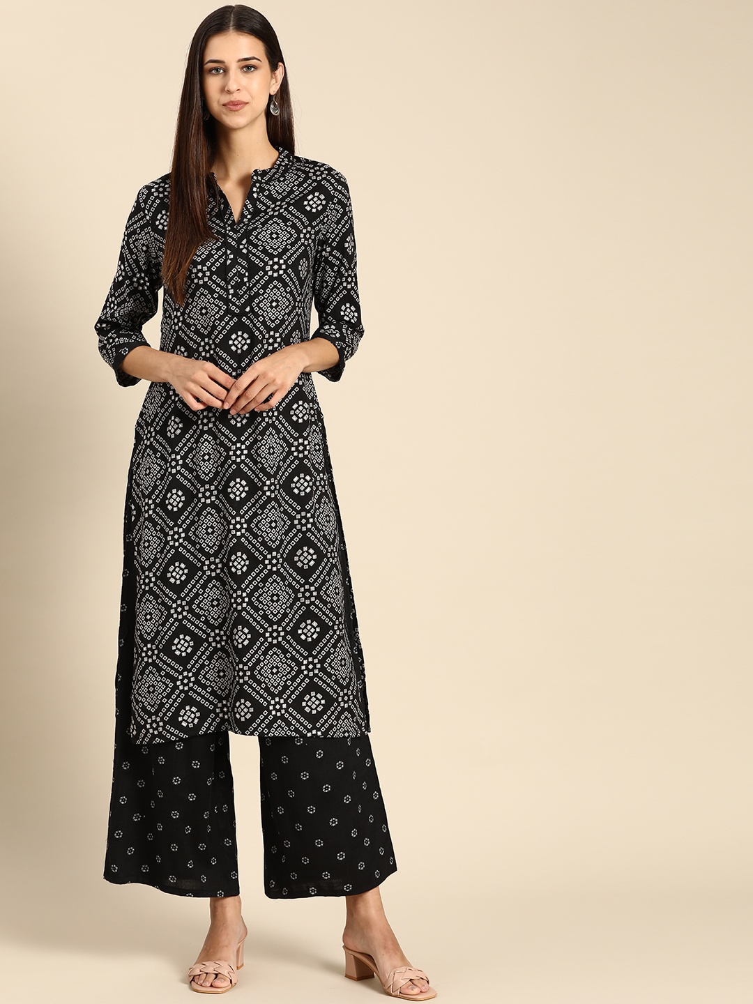 

Anouk Women Black & Grey Bandhani Foil Printed Regular Kurta with Palazzos