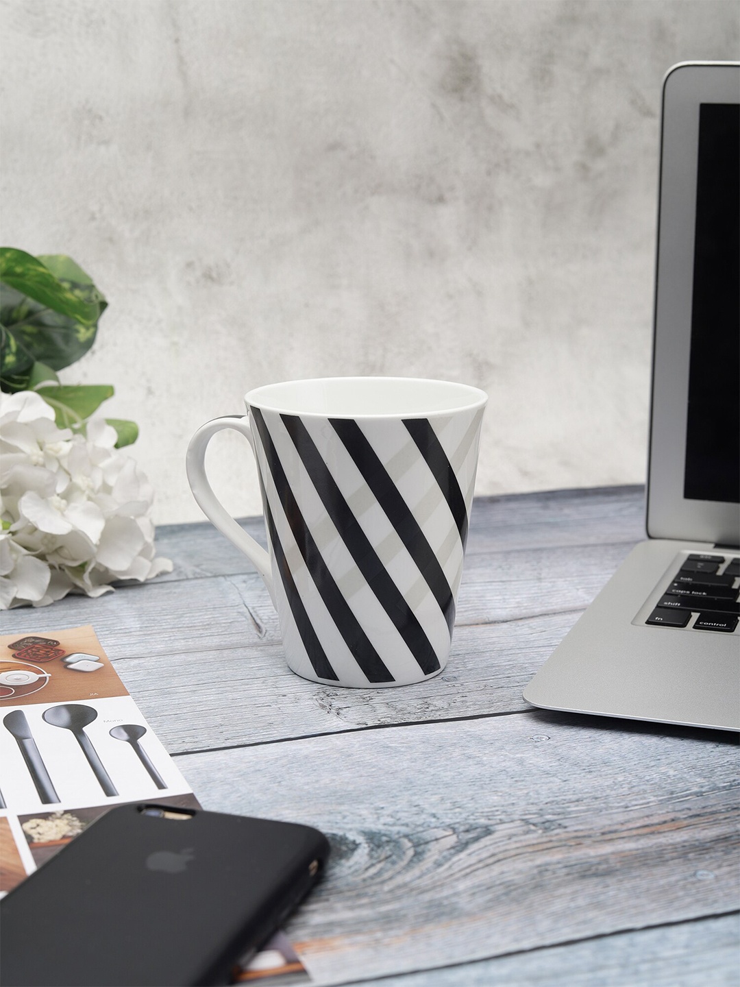 

CLAY CRAFT White & Black Geometric Printed Ceramic Glossy Mug