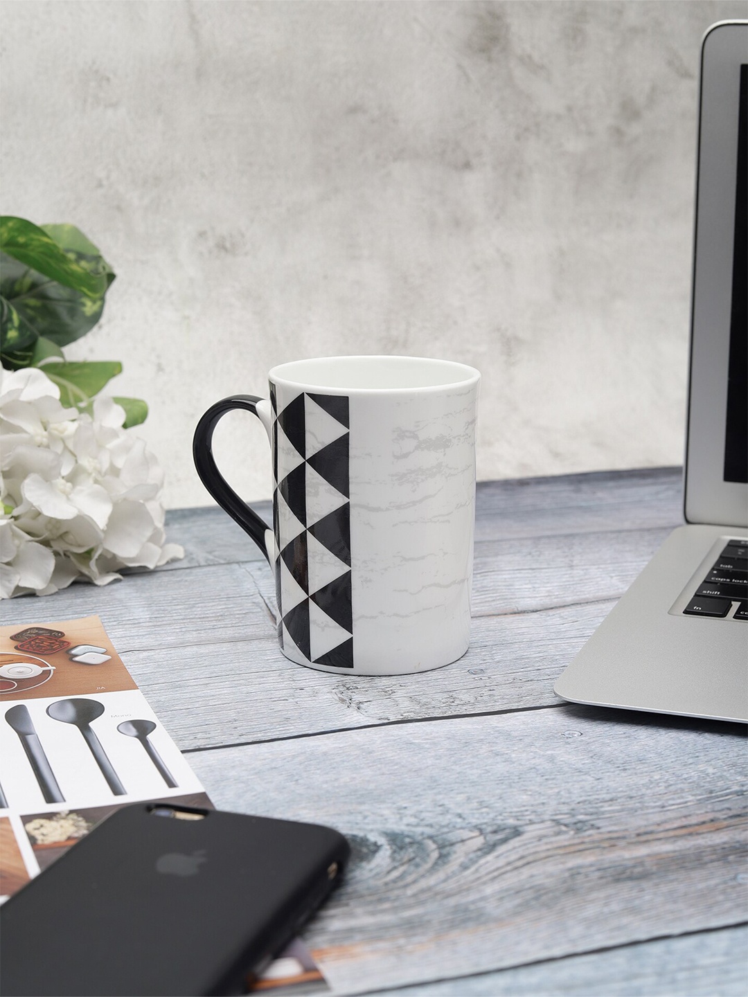

CLAY CRAFT White & Black Geometric Printed Ceramic Glossy Mug
