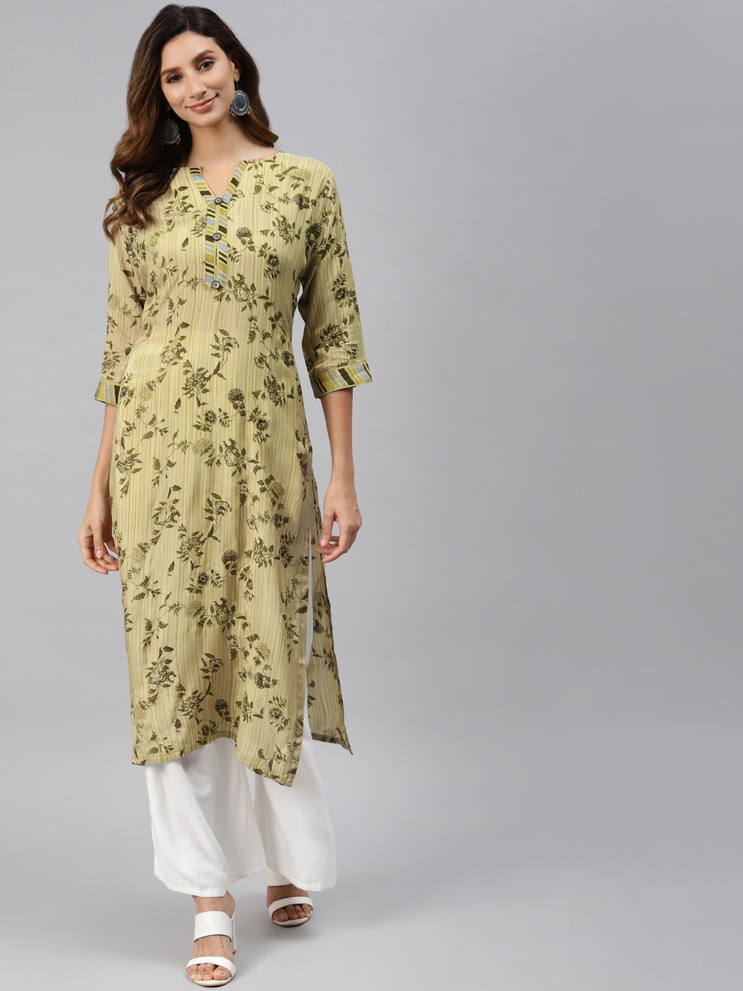 

Readiprint Fashions Women Green Floral Printed Mukaish Straight Kurta