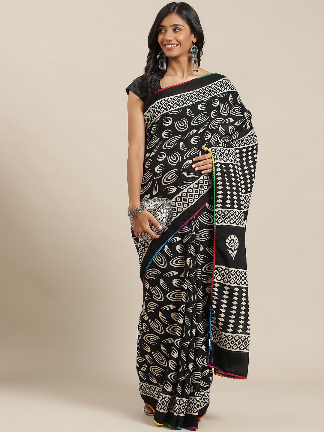 

Libas Black & White Printed Pure Cotton Saree