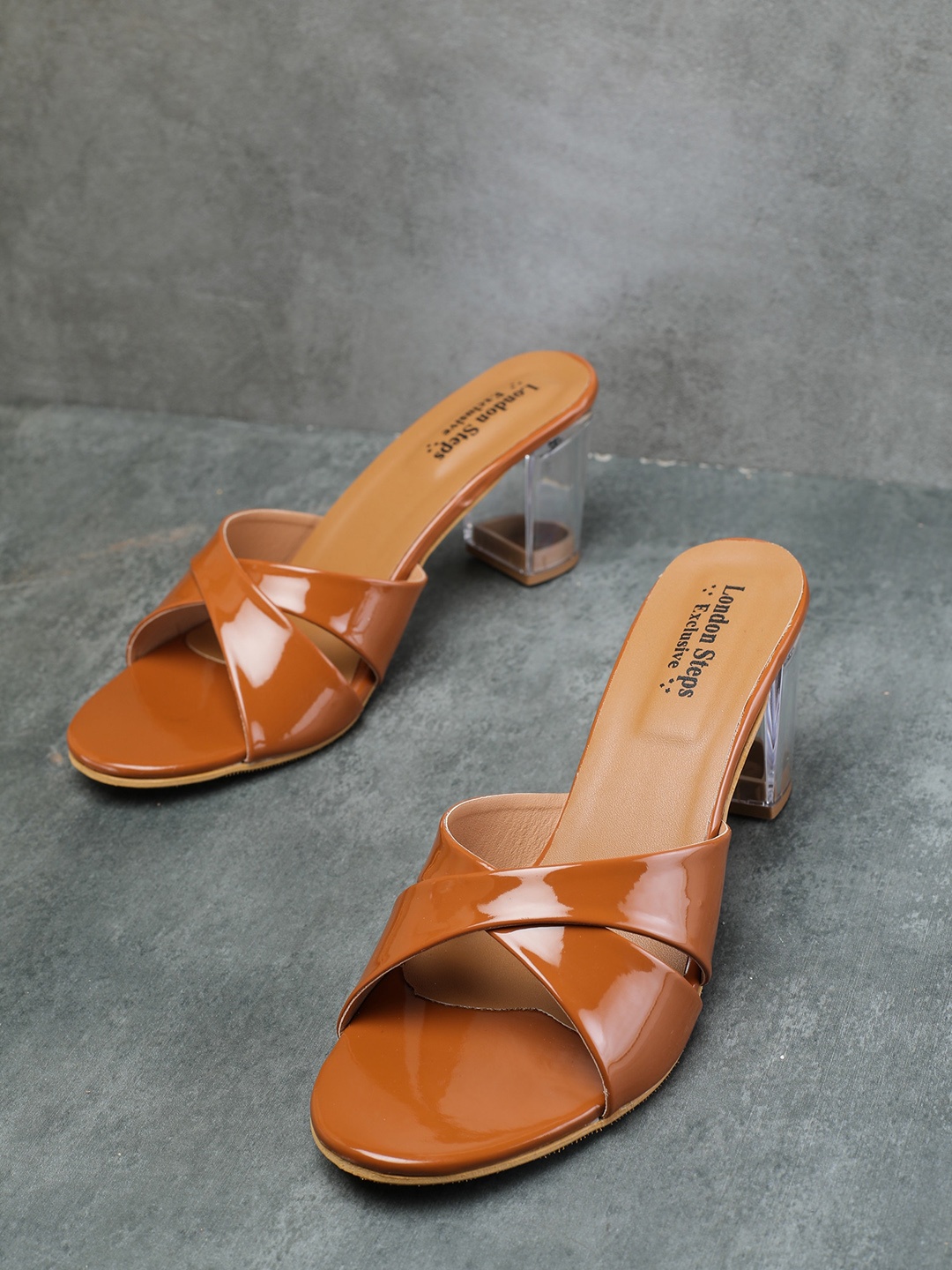 

LONDON STEPS Tan Colourblocked Block Sandals