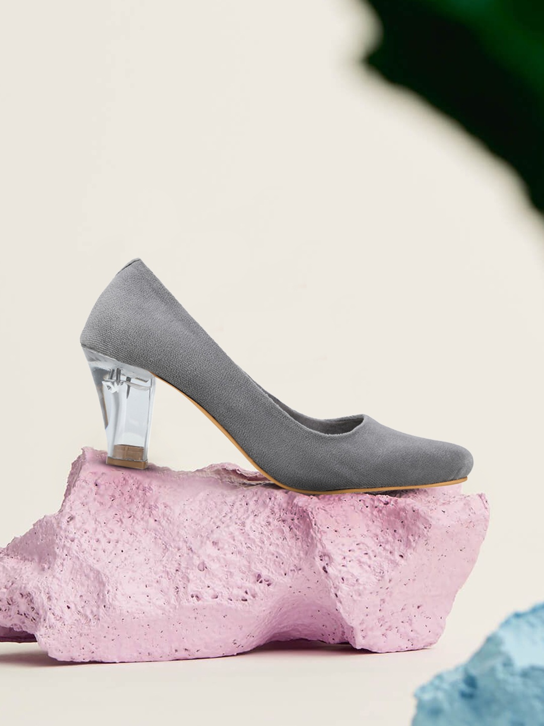 

LONDON STEPS Grey & Transparent Suede Block Pumps