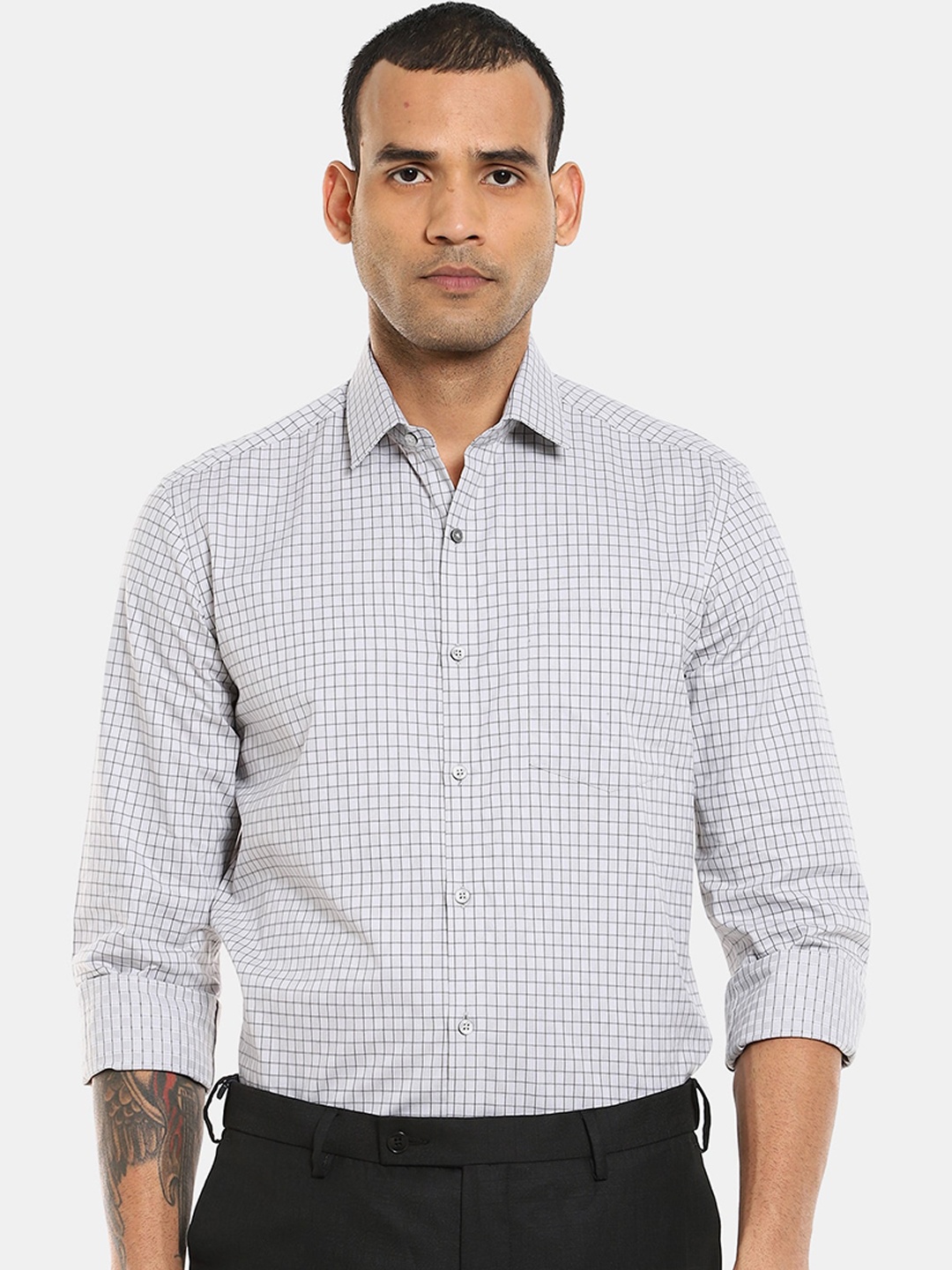 

Arrow Men Grey Slim Fit Checked Pure Cotton Casual Shirt