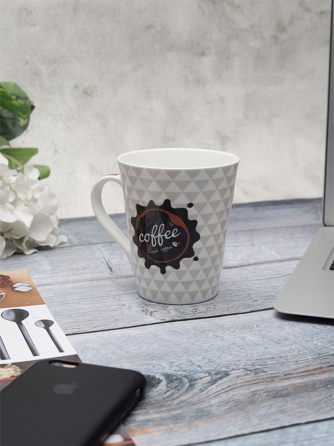 

JCPL White & Brown Geometric Printed Ceramic Glossy Mug