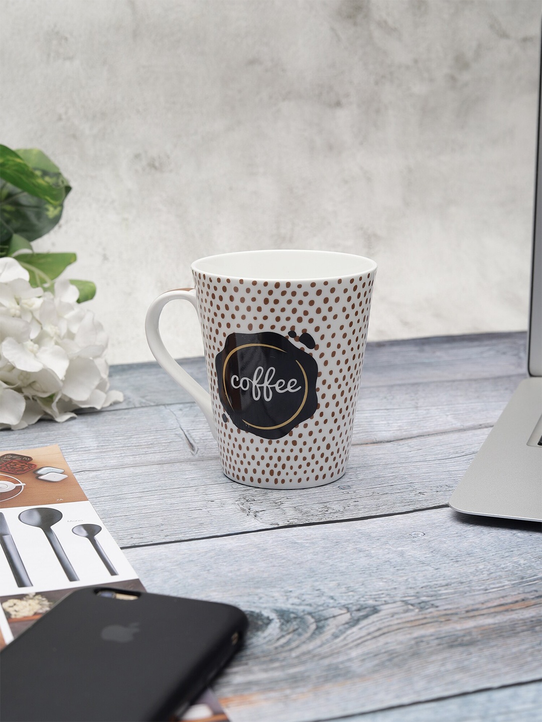 

JCPL Grey & Off White Geometric Printed Ceramic Glossy Mug