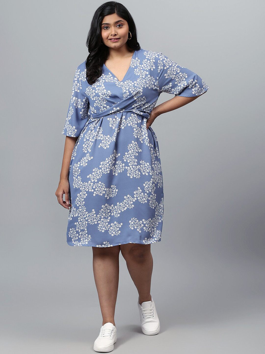 

Instafab Plus Blue & White Floral A-Line Dress