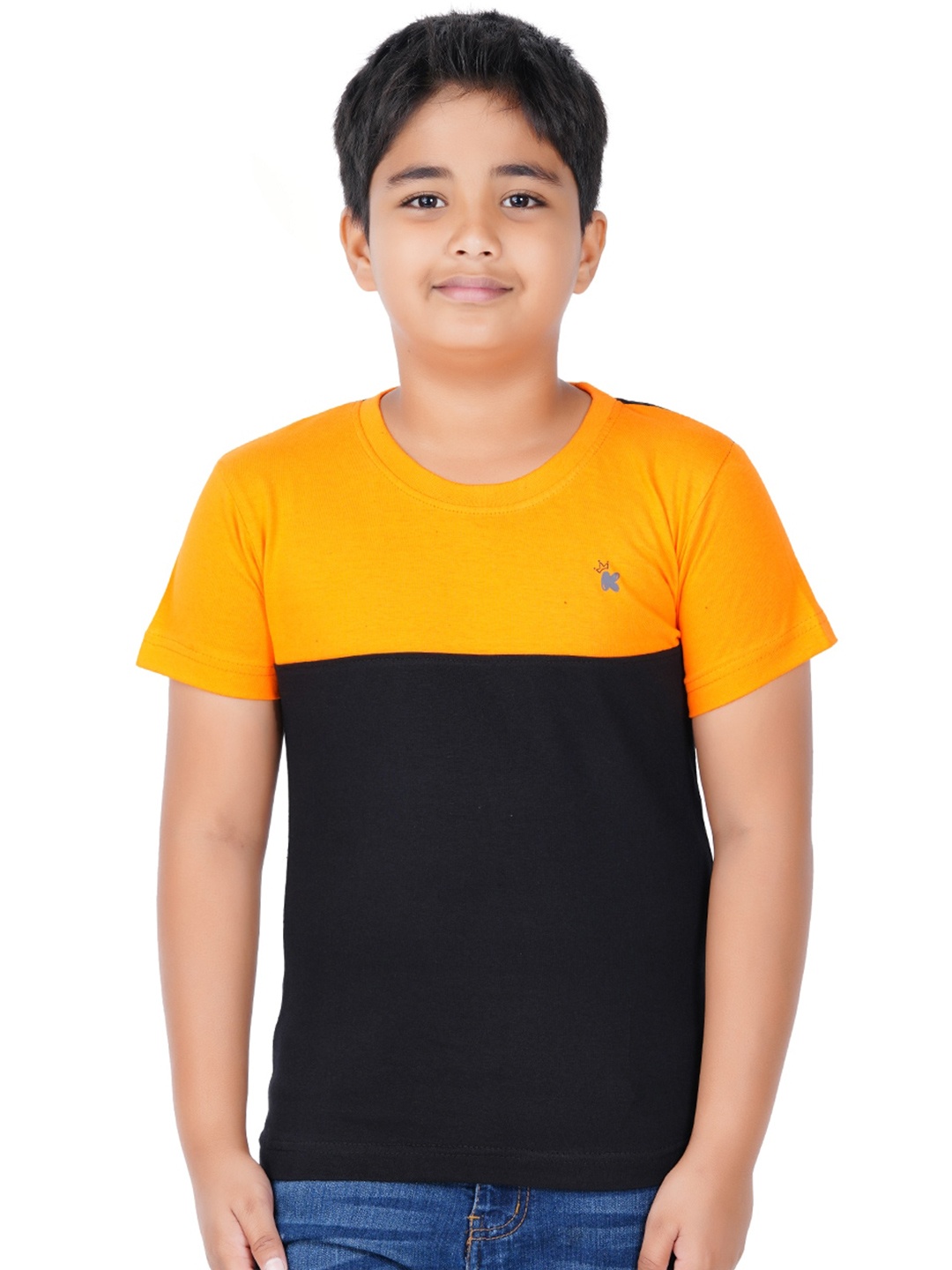 

Kiddeo Boys Orange & Black Colourblocked Slim Fit T-shirt