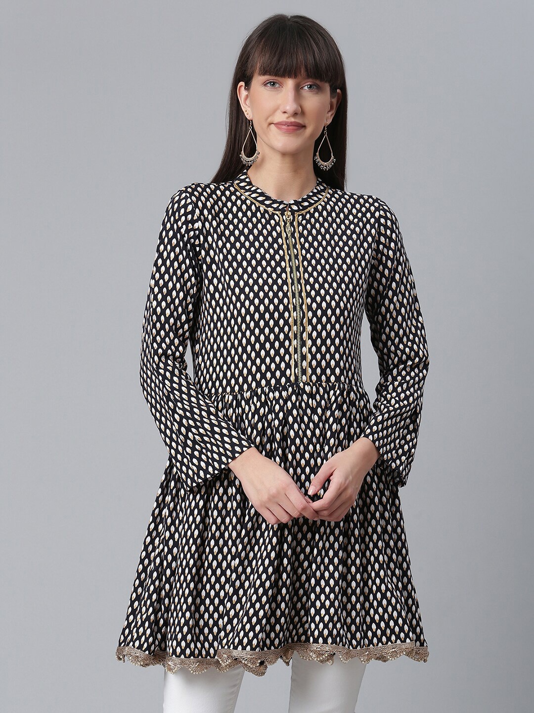 

Ahalyaa Black & White Printed Tunic
