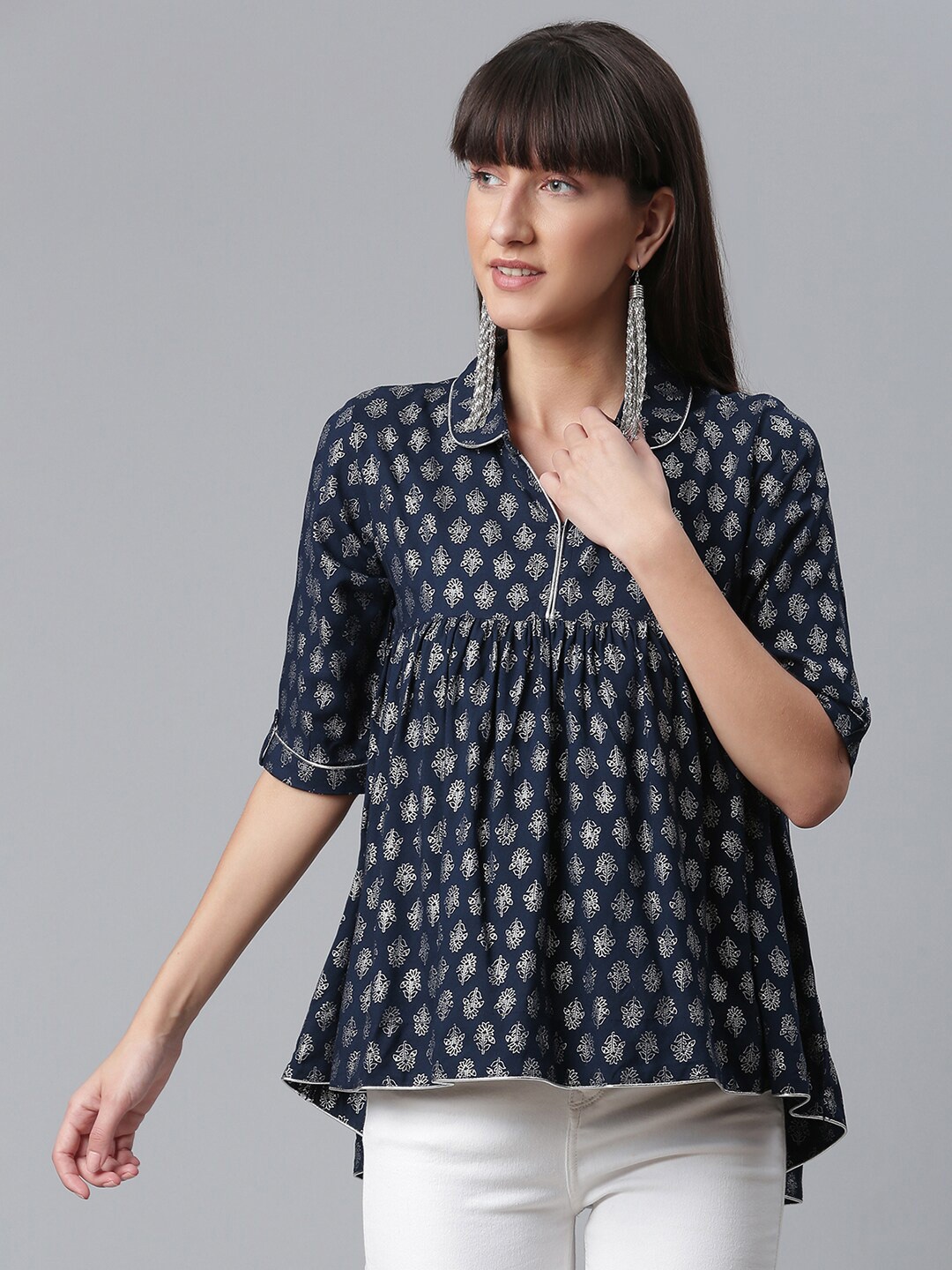 

Ahalyaa Navy Blue & White Print Top