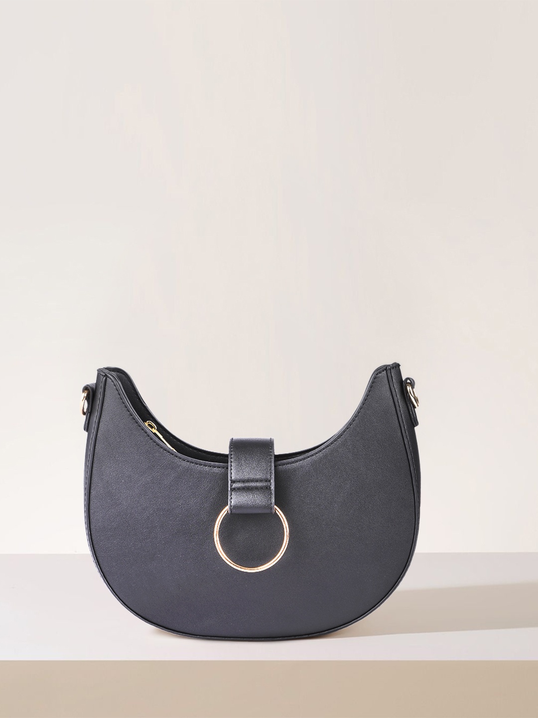 

DressBerry Black Solid Half Moon Sling Bag