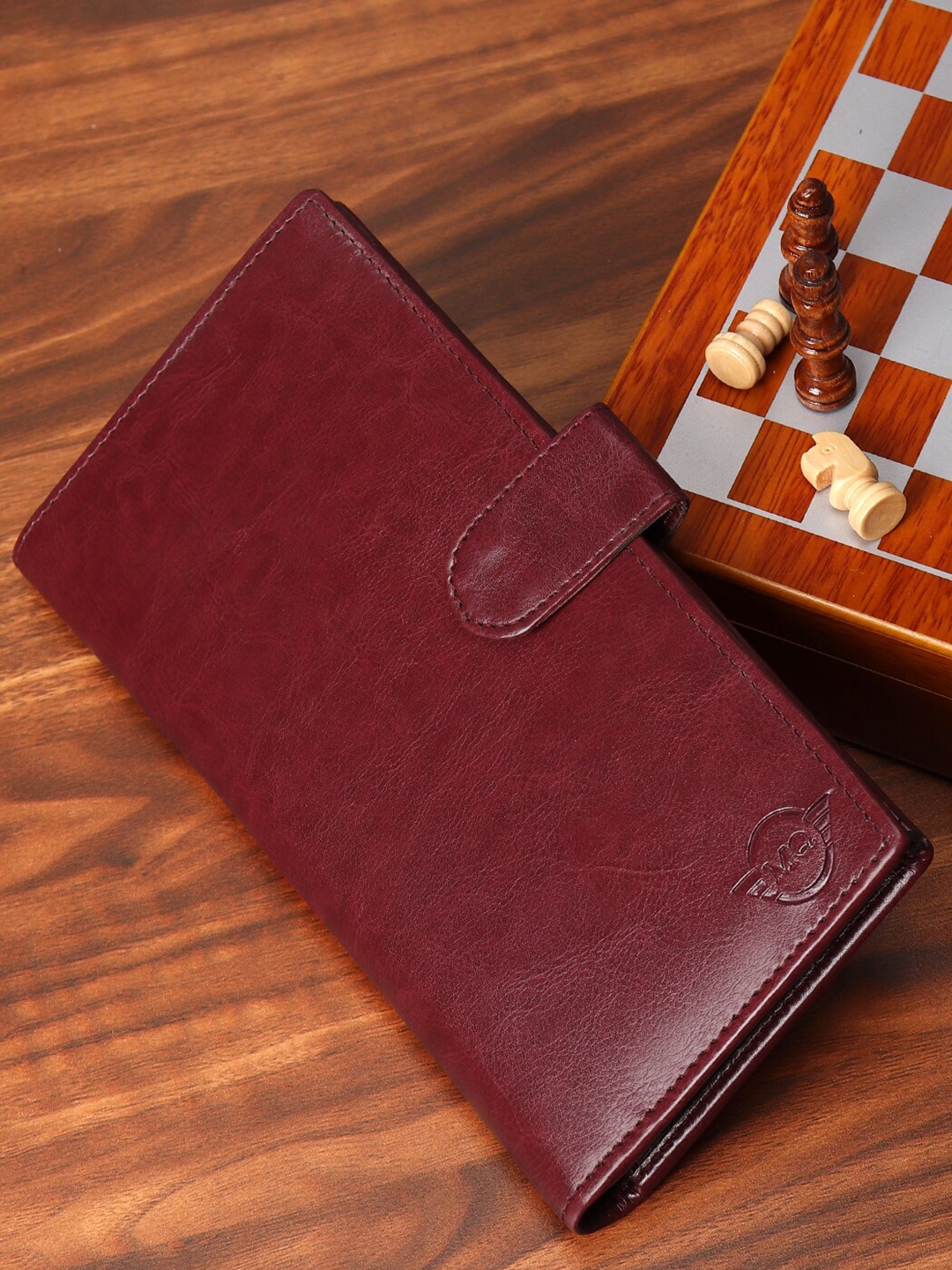 

MUTAQINOTI Unisex Maroon Textured Passport Holder