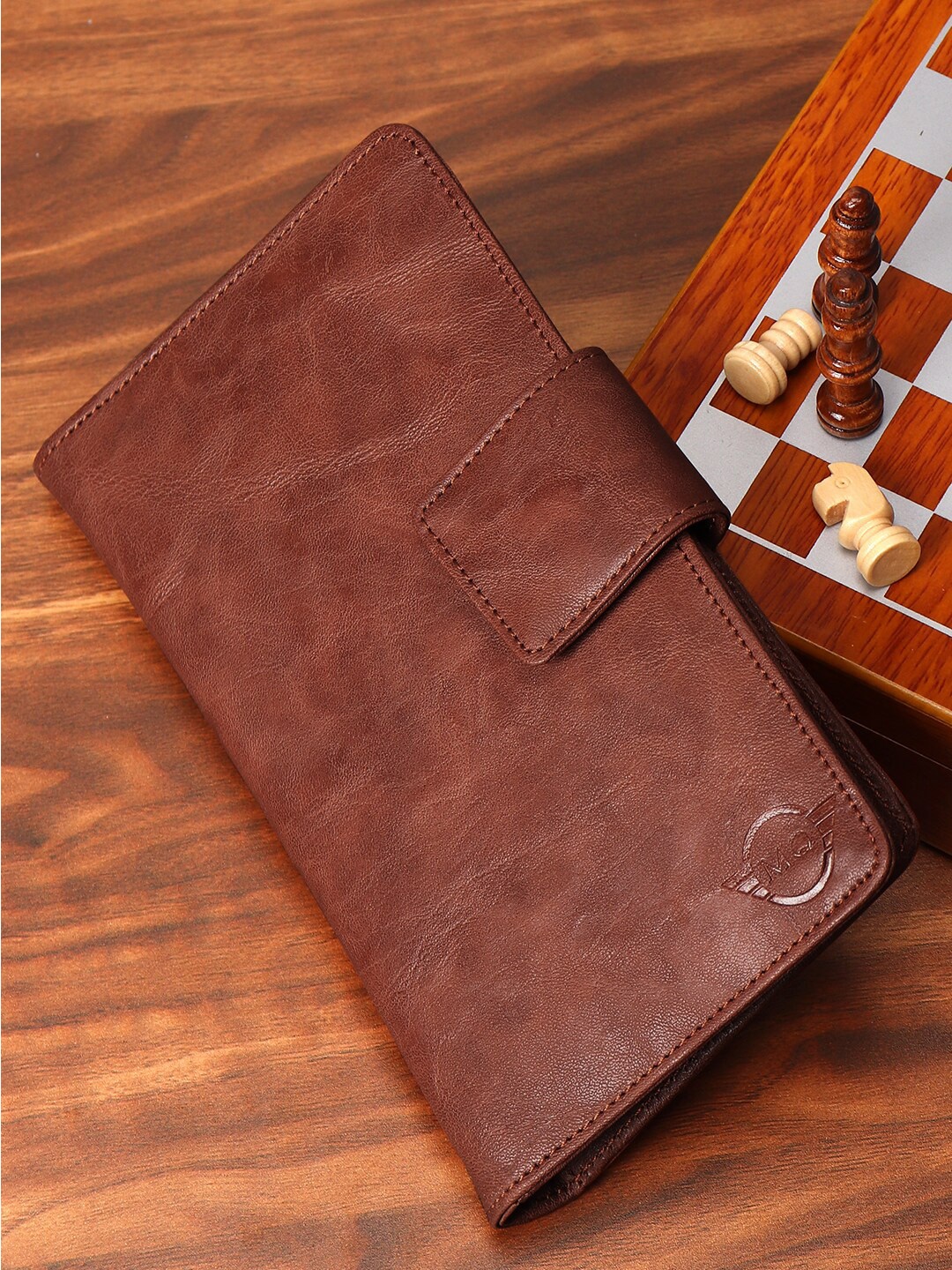 

MUTAQINOTI Unisex Brown Textured Passport Holder