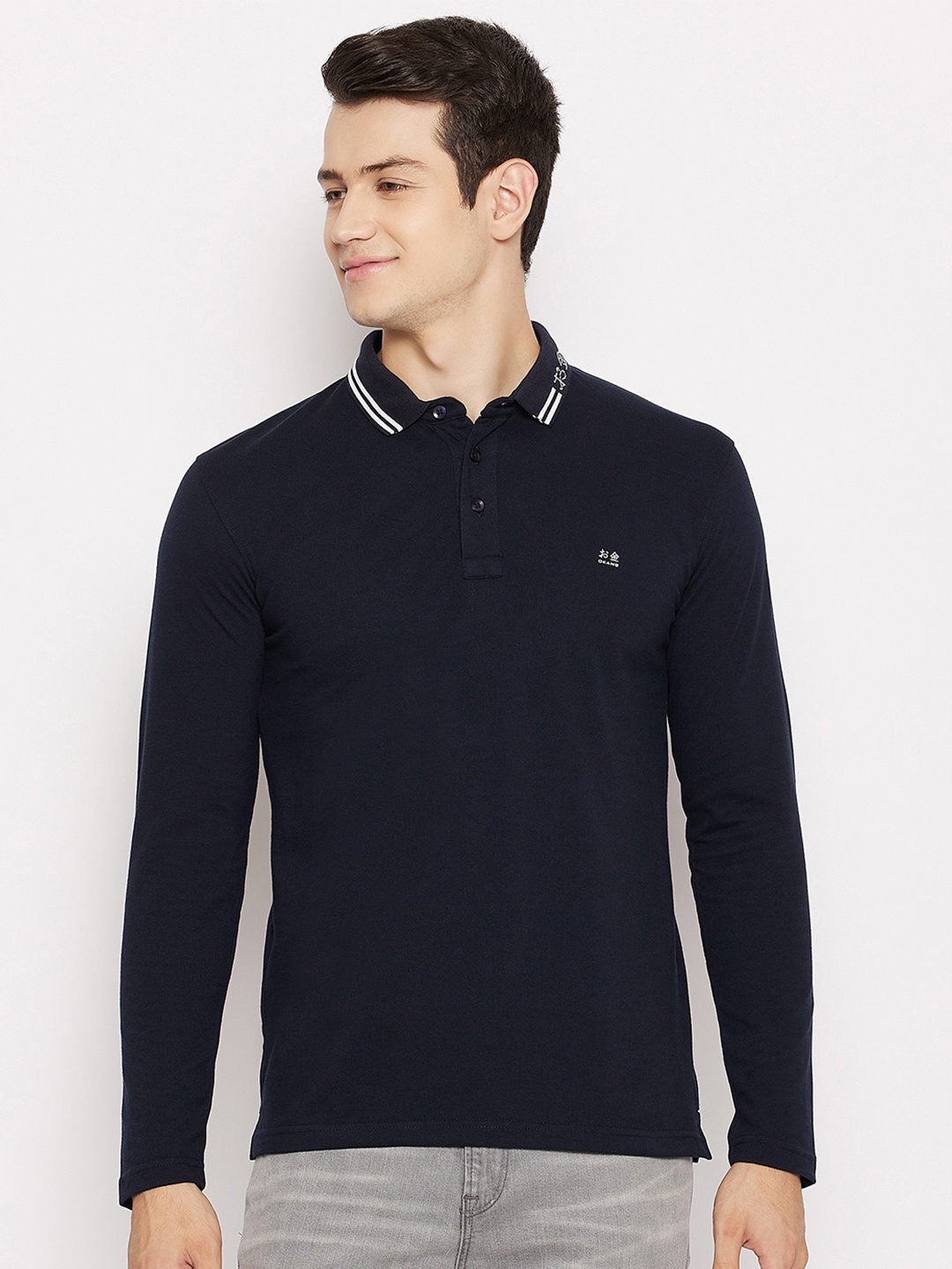 

Okane Men Navy Blue Polo Collar T-shirt