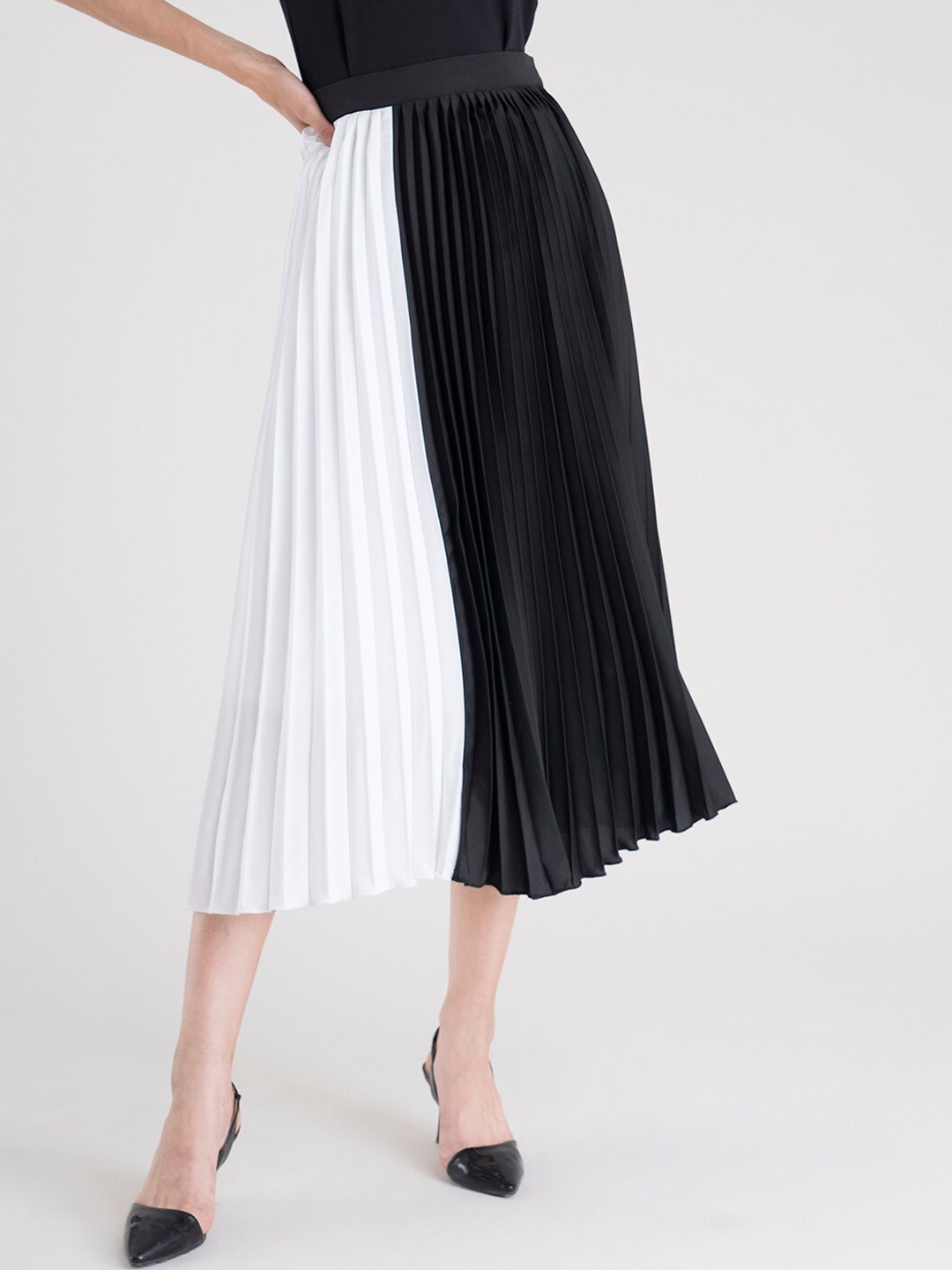 

FableStreet Women Black & White Colourblocked Accordion Pleated A-Line Midi Skirt
