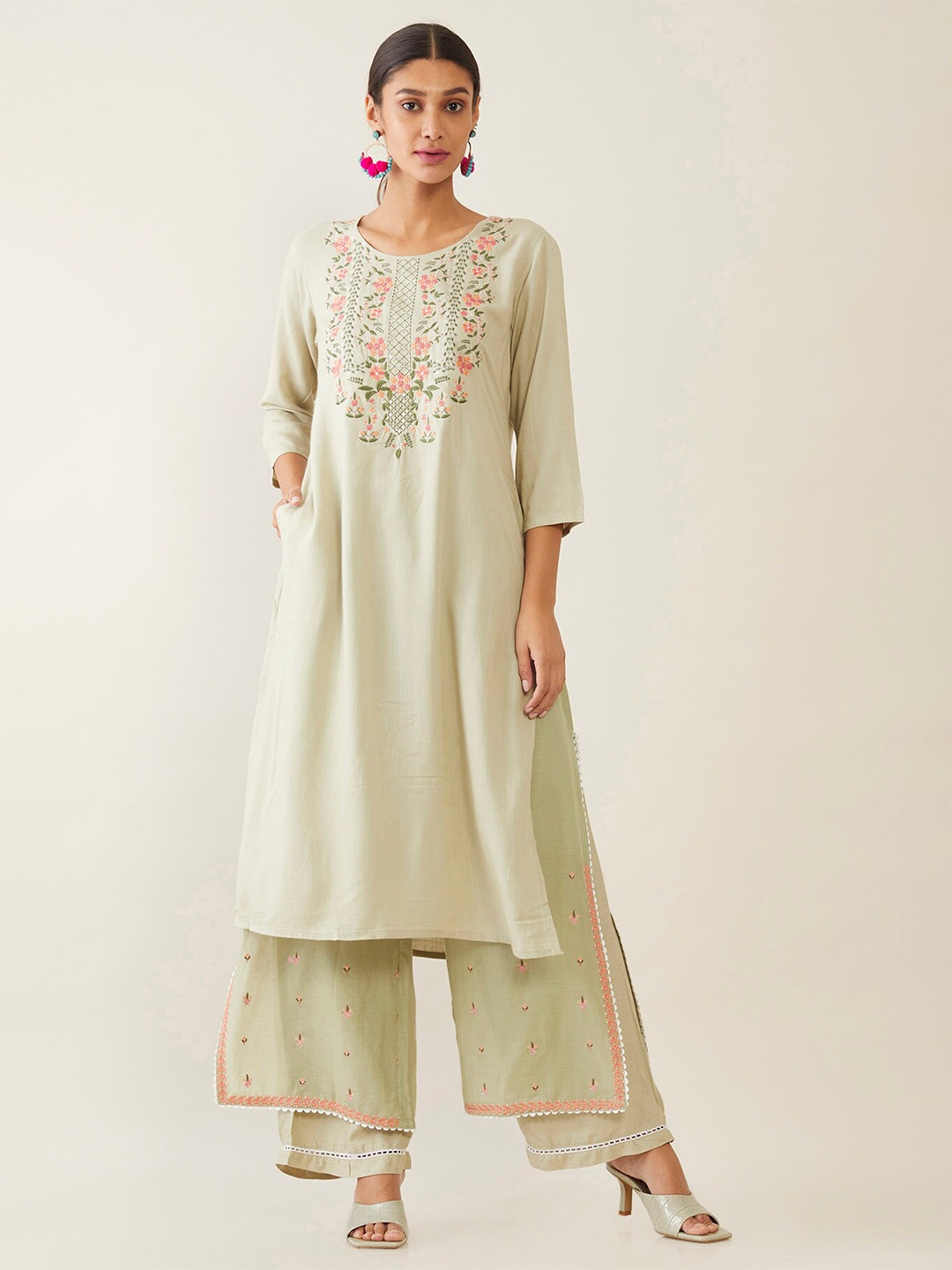 

Soch Women Green Floral Embroidered Kurta