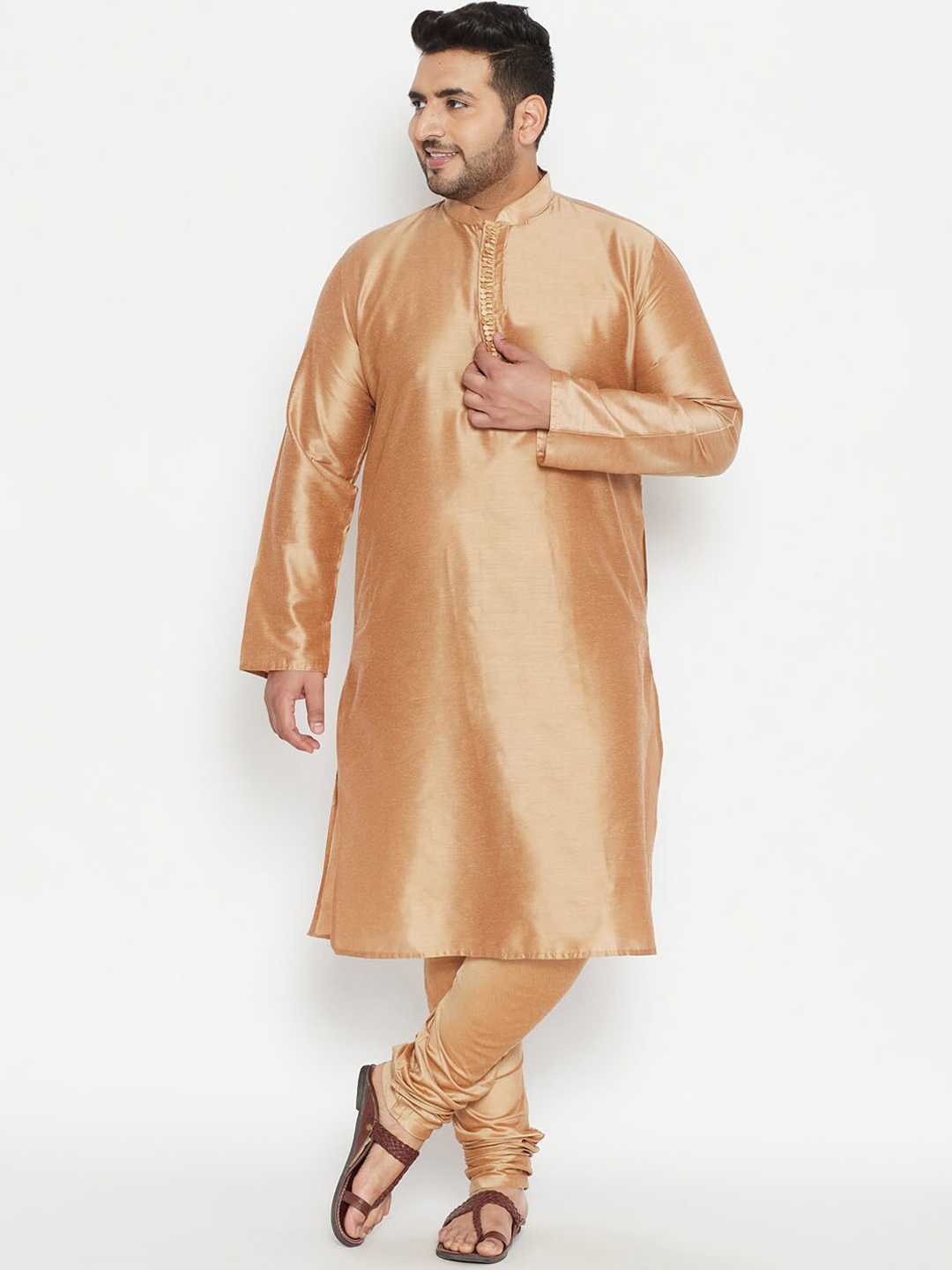 

VASTRAMAY Men Gold-Toned Embroidered Panelled Kurta with Pyjamas
