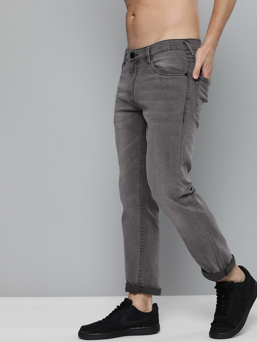 

HERE&NOW Men Charcoal Slim Fit Light Fade Mid Rise Stretchable Jeans
