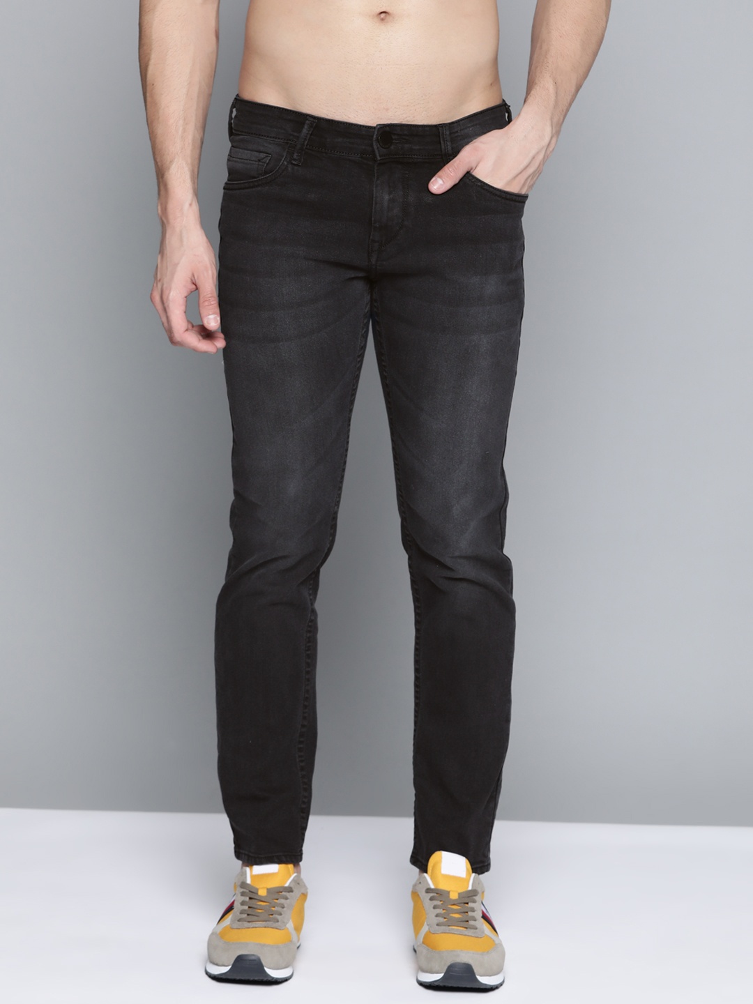 

HERE&NOW Men Black Slim Fit Light Fade Stretchable Jeans
