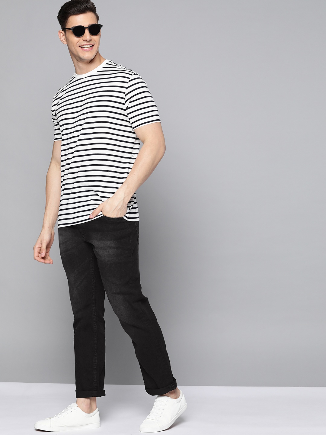 

HERE&NOW Men Black Slim Fit Light Fade Stretchable Jeans